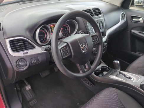 Used 2019 Dodge Journey SE image 10