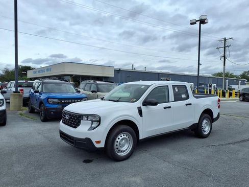 New 2025 Ford Maverick XL FWD image 1