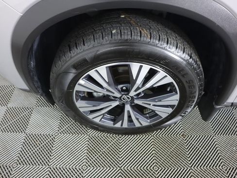 Used 2021 Nissan Rogue SV image 30