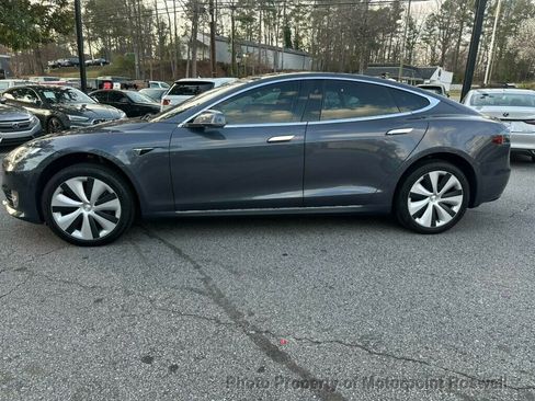Used 2020 Tesla Model S Long Range Plus image 11