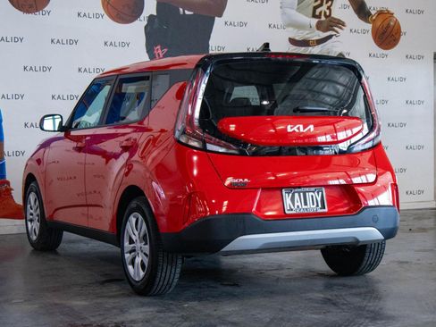 Used 2023 Kia Soul LX image 21