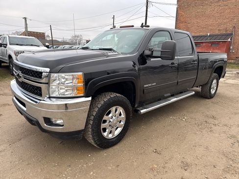 Used 2013 Chevrolet Silverado 3500 LTZ image 1