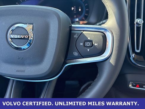 Used 2024 Volvo XC40 B5 Plus image 21