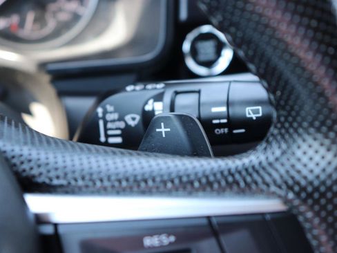 Used 2024 Mitsubishi Outlander AWD image 34