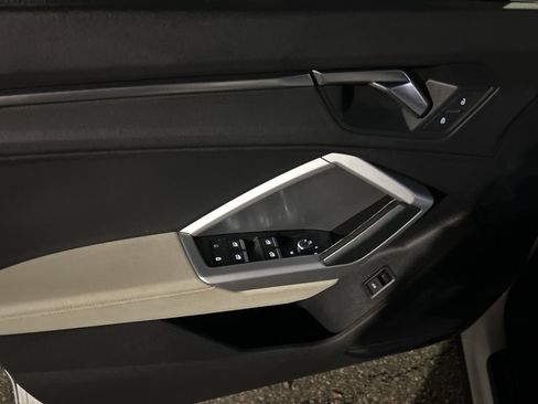 Used 2020 Audi Q3 2.0T Premium image 12