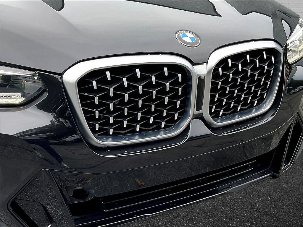 Used 2022 BMW X4 xDrive30i w/ M Sport Package AWD/4WD image 28