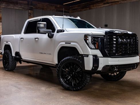 Used 2024 GMC Sierra 3500 Denali Ultimate AWD/4WD image 1