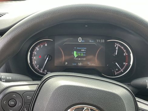 Used 2024 Toyota RAV4 LE image 7