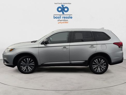 Used 2020 Mitsubishi Outlander ES image 3