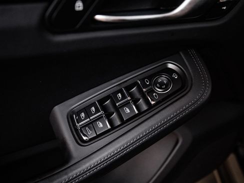 Certified 2023 Porsche Macan S AWD/4WD image 22