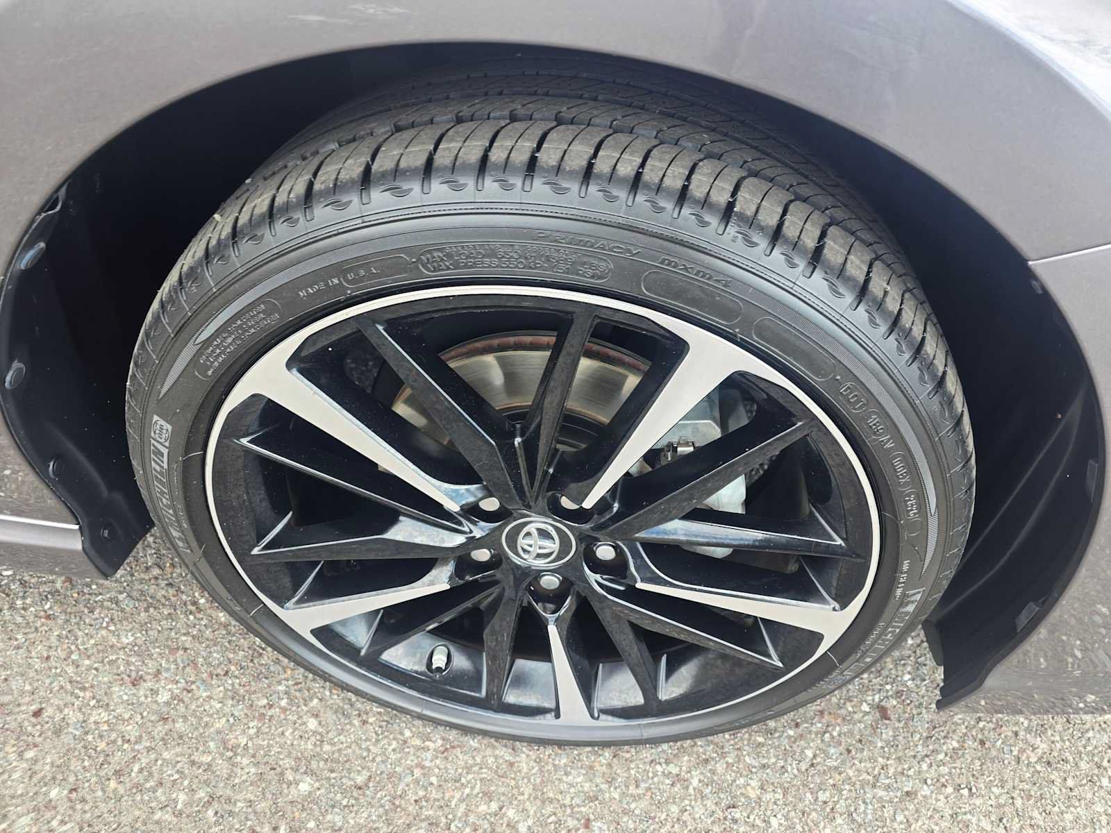 Used 2019 Toyota Camry XSE FWD image 9