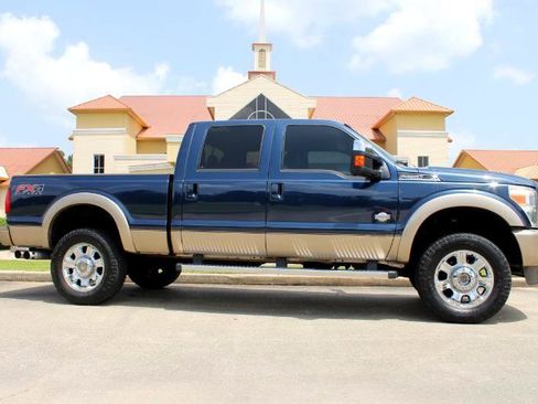 Used 2014 Ford F250 King Ranch w/ King Ranch w/Chrome Package image 3