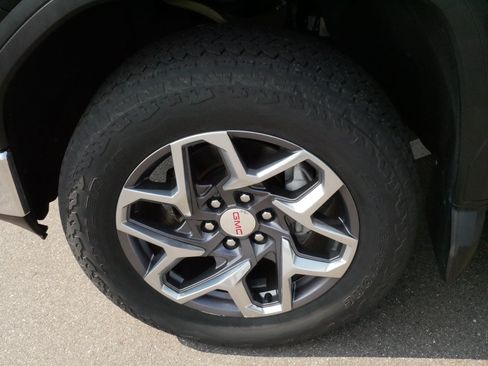 Used 2020 GMC Sierra 1500 SLT w/ SLT Premium Plus Package AWD/4WD image 15