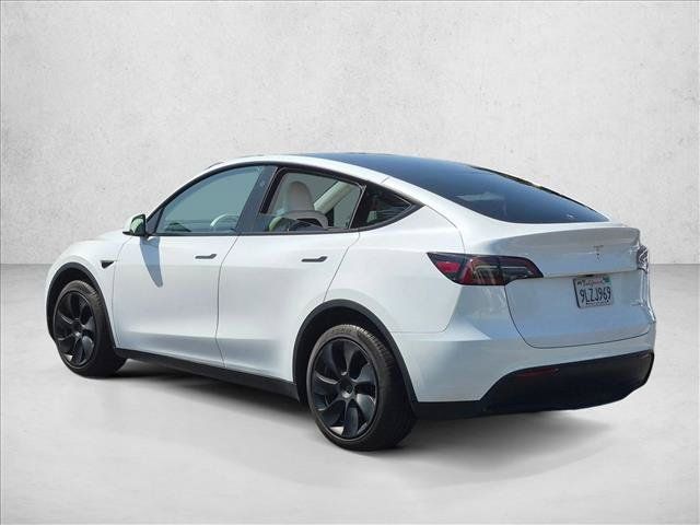 Used 2024 Tesla Model Y Long Range AWD/4WD image 7