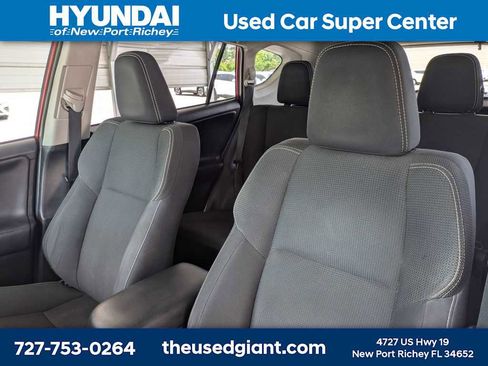 Used 2017 Toyota RAV4 XLE FWD image 7