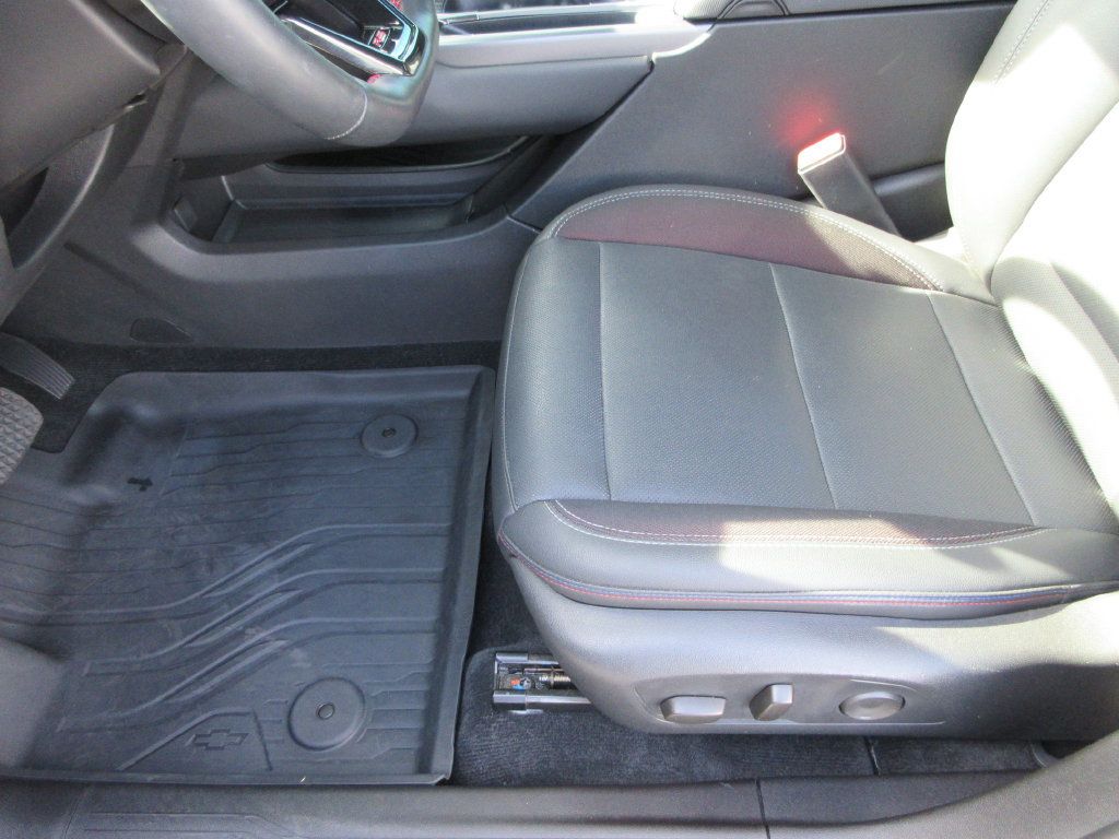 Certified 2024 Chevrolet Equinox EV RS FWD image 22