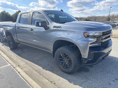 Used 2021 Chevrolet Silverado 1500 LT Trail Boss w/ Convenience Package II image 2