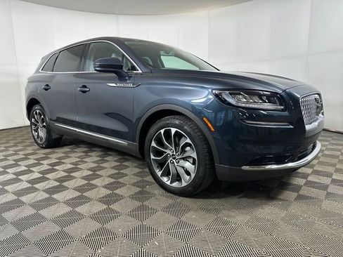 Used 2022 Lincoln Nautilus Reserve image 2