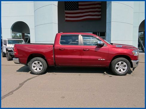 Used 2023 RAM 1500 Laramie AWD/4WD image 2