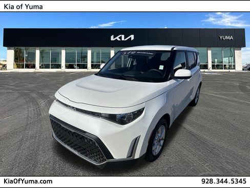 Certified 2025 Kia Soul LX FWD image 1