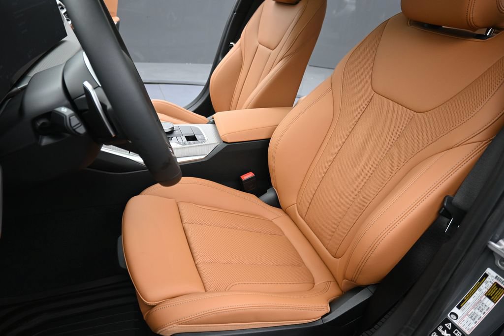 New 2026 BMW 330i xDrive Sedan w/ M Sport Package AWD/4WD image 11