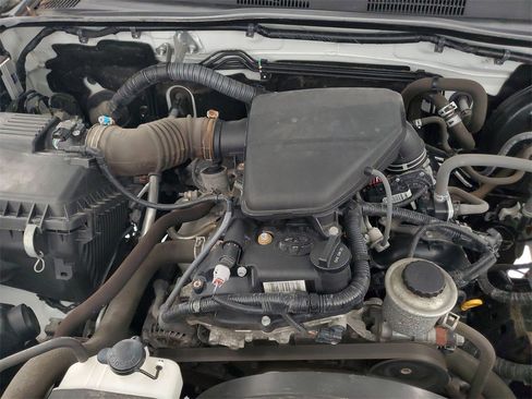 Used 2019 Toyota Tacoma SR image 9