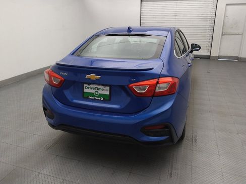 Used 2017 Chevrolet Cruze LT w/ Convenience Package FWD image 7