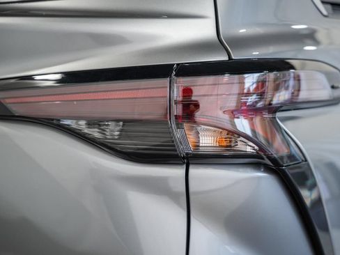 New 2026 Toyota Sienna XLE FWD image 6