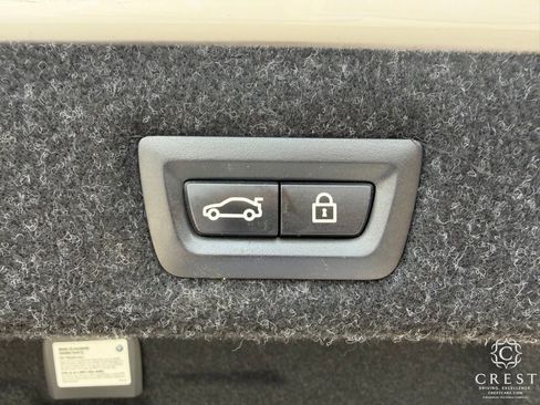 Used 2022 BMW M550i xDrive AWD/4WD image 29