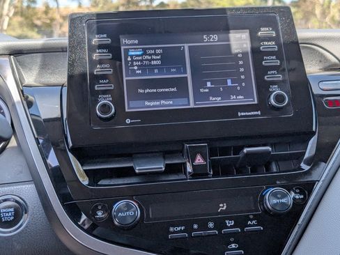 Used 2024 Toyota Camry LE w/ Convenience Package image 17