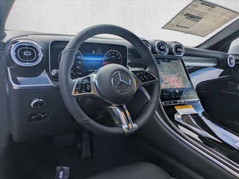 Used 2026 Mercedes-Benz GLC 300 image 3