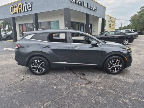 Used 2025 Kia Sportage EX FWD image 4