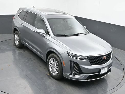 New 2025 Cadillac XT6 Luxury image 31