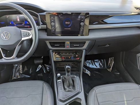 Certified 2025 Volkswagen Taos SE image 14