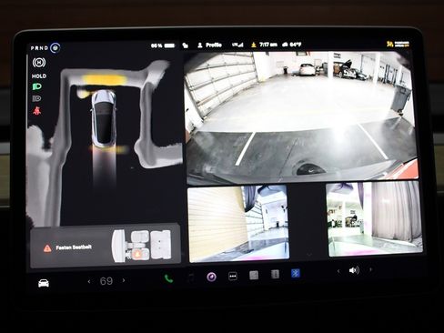 Used 2023 Tesla Model 3 Standard Range image 18