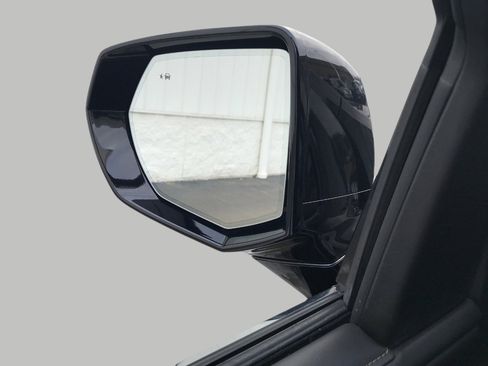 Used 2022 Chevrolet Tahoe High Country image 24