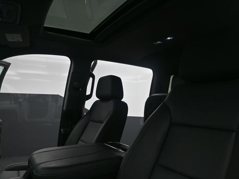 Used 2024 Chevrolet Silverado 2500 LTZ w/ LTZ Plus Package AWD/4WD image 19
