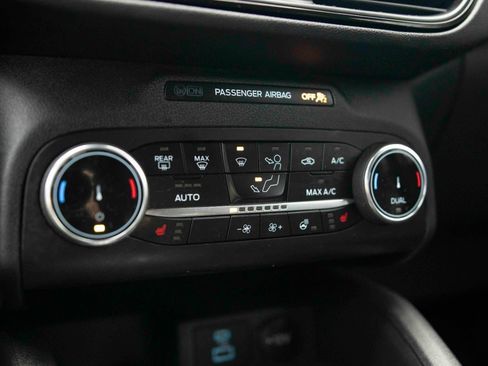 Used 2023 Ford Escape ST-Line image 9