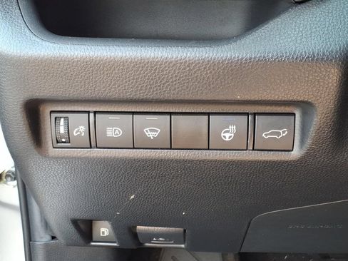 Used 2022 Toyota RAV4 XLE Premium AWD/4WD image 17