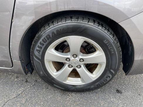 Used 2011 Toyota Sienna LE FWD image 4