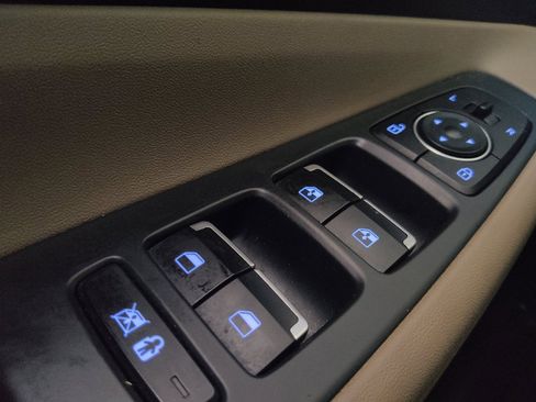 Used 2020 Hyundai Santa Fe SEL w/ Convenience Package FWD image 27