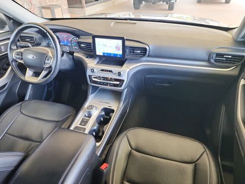 Used 2022 Ford Explorer XLT RWD image 13
