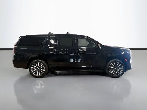 Used 2022 Cadillac Escalade ESV Sport AWD/4WD image 8