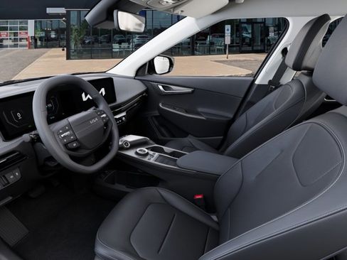 New 2025 Kia EV6 2WD image 17