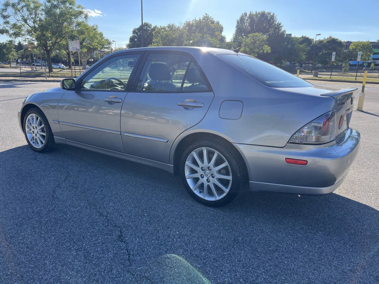 Used 2003 Lexus IS 300 RWD image 16
