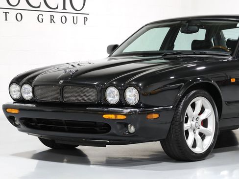 Used 1998 Jaguar XJ8 RWD image 31