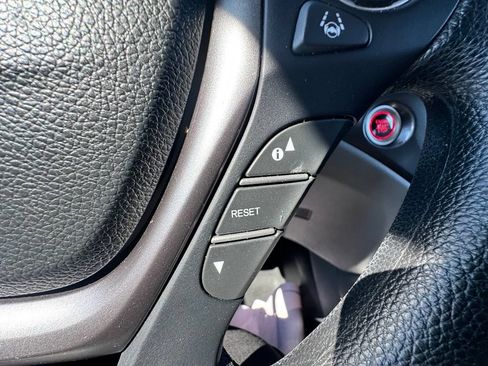 Used 2017 Honda Pilot EX image 17