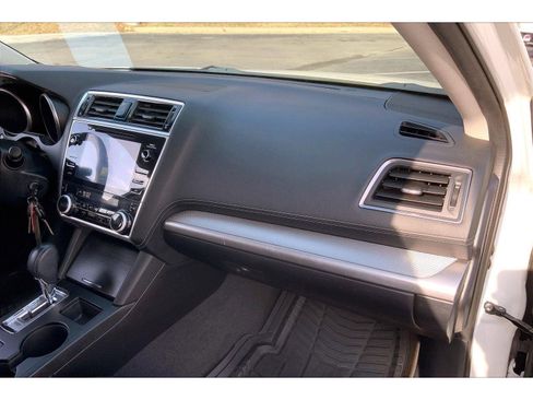 Used 2018 Subaru Outback 2.5i Premium image 14