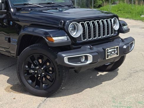 Certified 2025 Jeep Wrangler Unlimited Sahara w/ Safety Group AWD/4WD image 2