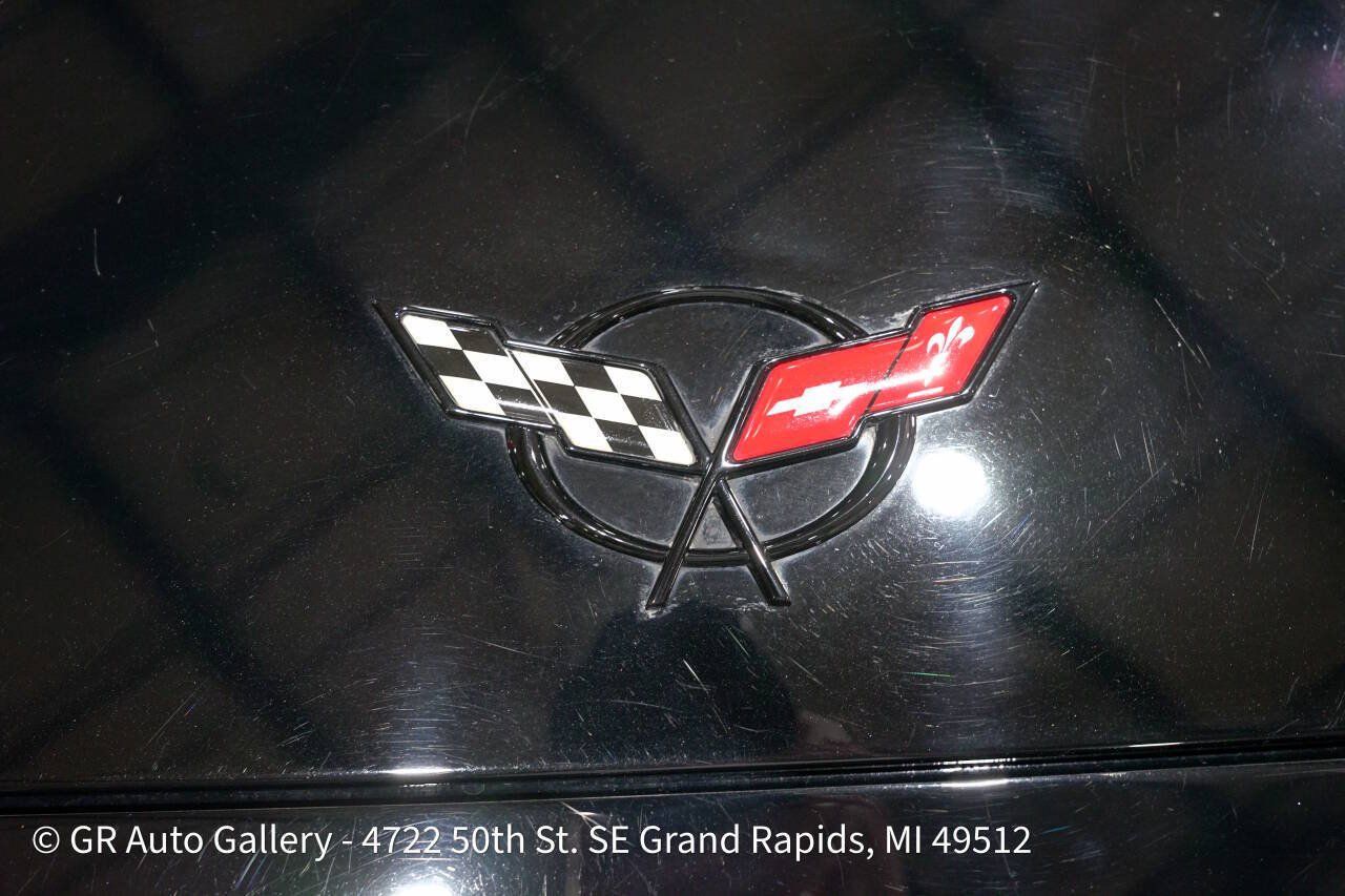 Used 1999 Chevrolet Corvette Coupe RWD image 23